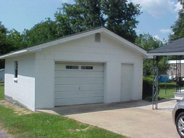 2nd image of 645 3rd Ave NE