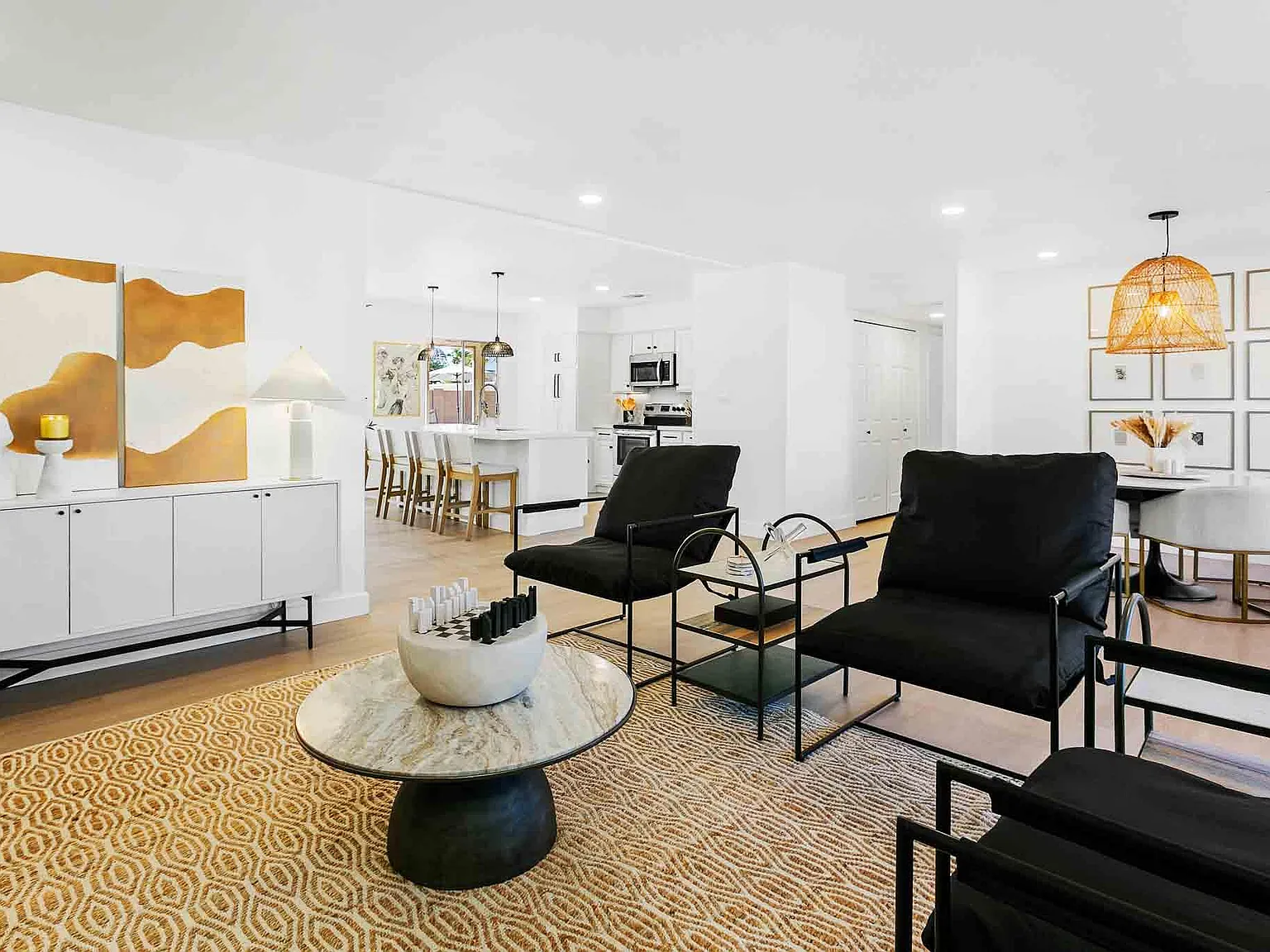 3 bed, 1895 sqft, $5,500 — Photo 2