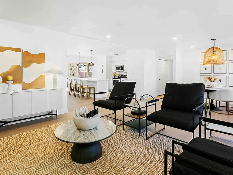 6411 E Presidio Rd — Photo 2