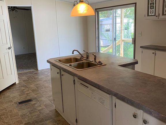 3rd image of 5219 Clover Ln