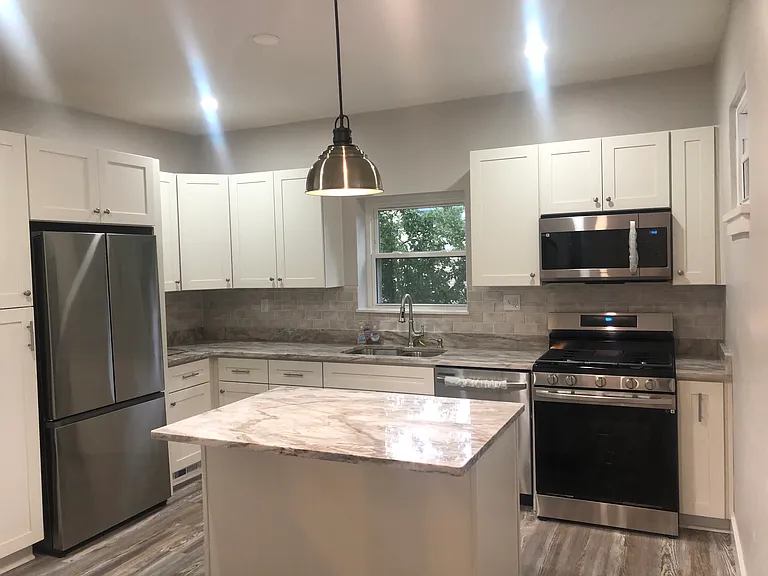 Kitchen - Granite Countertops
