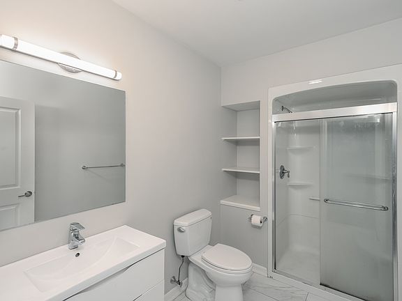 5th image of 55 Bradford St