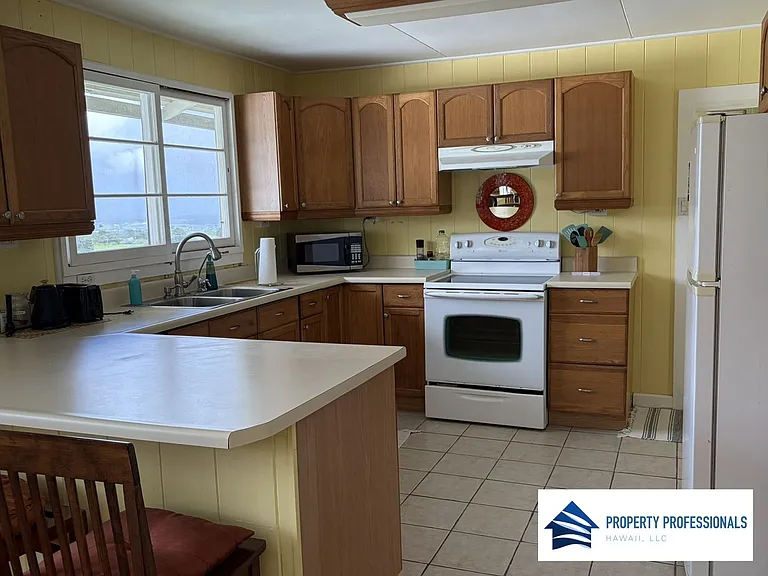 109 Manulele St — Photo 3