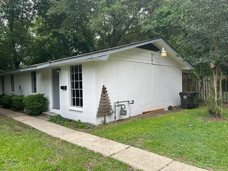 521 Elizabeth Ave #B — Photo 1