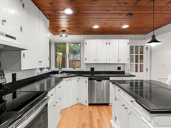 3rd image of 135 Walnut Hill Avenue