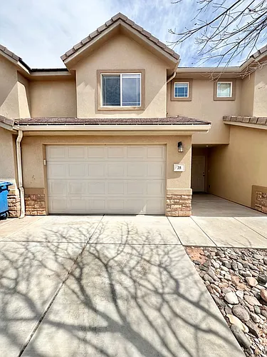 1000 E Bluff View Dr Photo 1