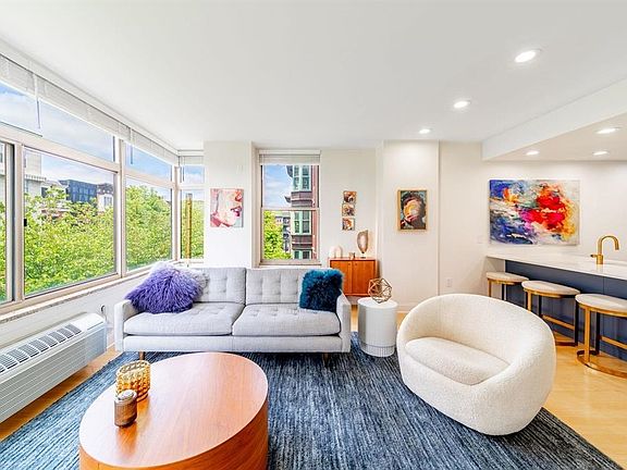 2nd image of 10 Regent St APT 306