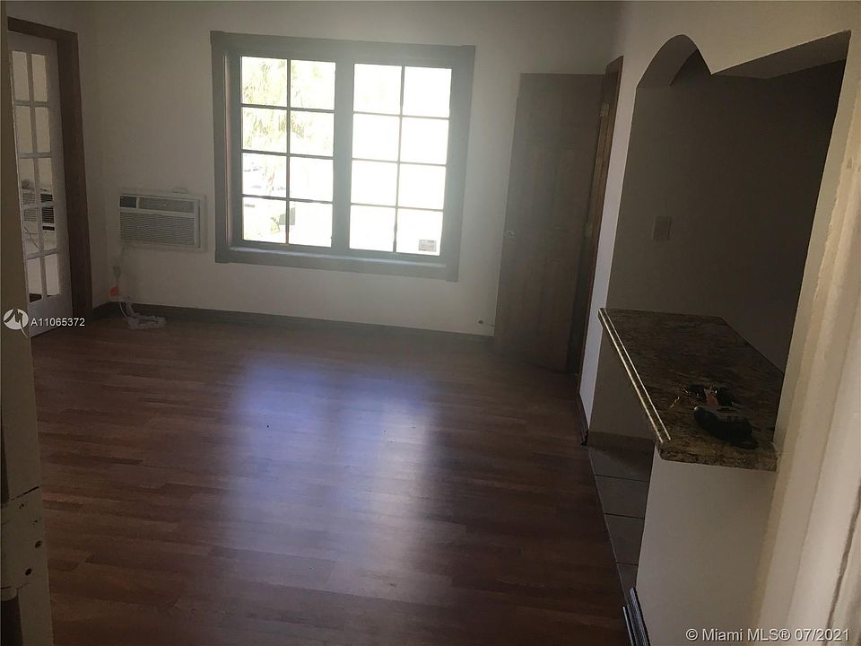 1st image of 1619 Jefferson Ave APT 10