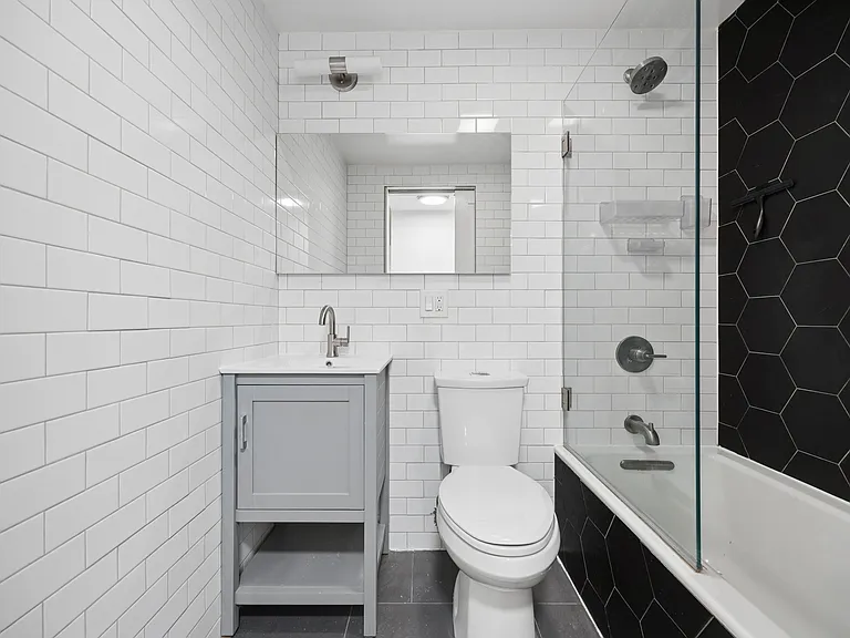 521 Decatur St #1C — Photo 11