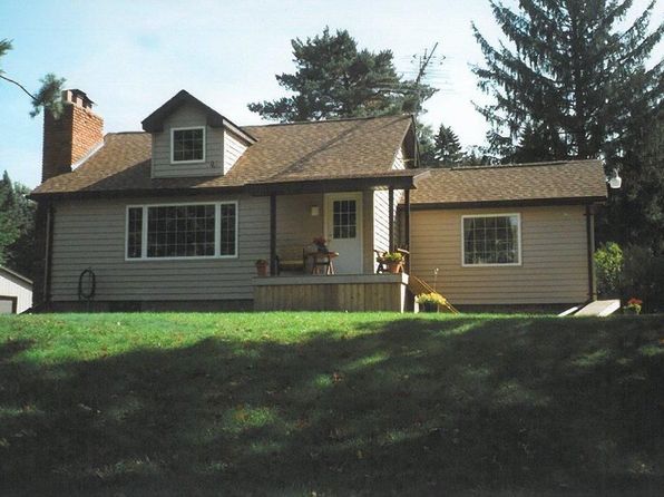 5133 Howard Lake Rd, Leonard, MI 48367