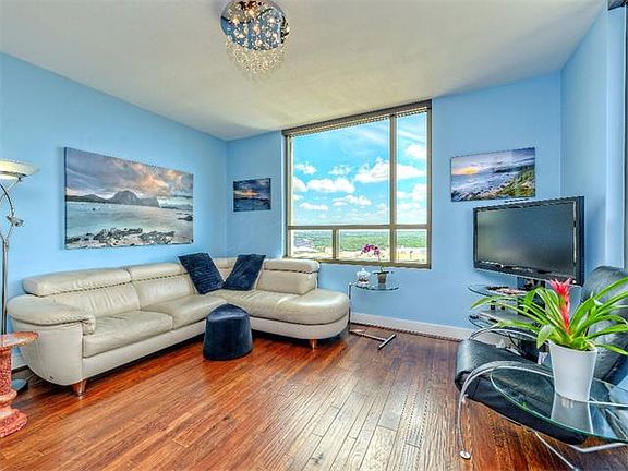 5th image of 300 Bowie St APT 2305