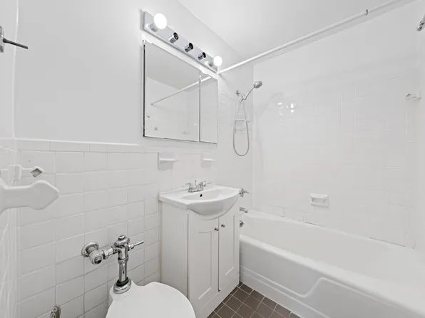 201 East 36th Street image 8 of 10