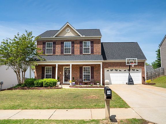 3rd image of 242 Dartmoor Dr