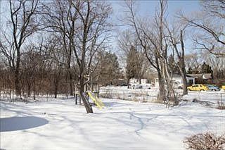 4th image of 141 Fox Ave