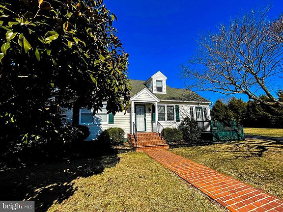 2nd image of 392 Hurtt Ave