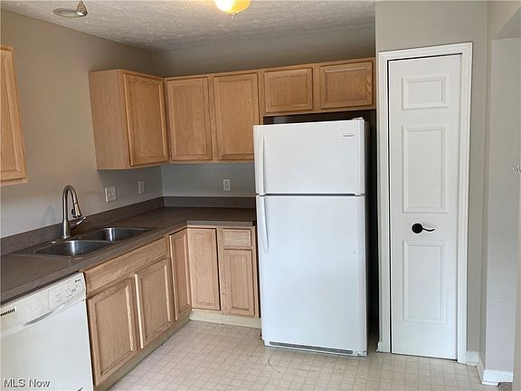 5th image of 428 Tollis Pkwy