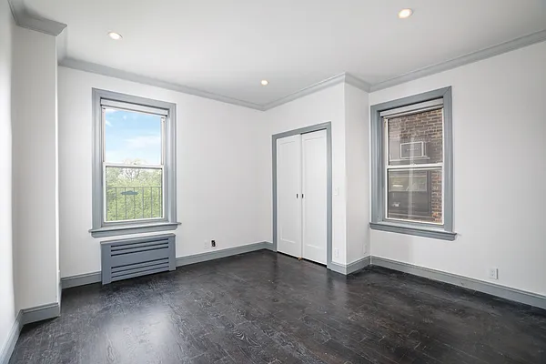 Rented by MNS | media 6