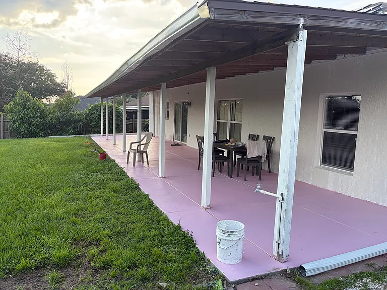1642 Stanley Ave — Photo 10
