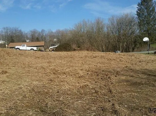 705 Robin Dr, New Tazewell, TN 37825