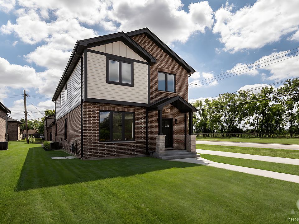 1st image of 7957 W 73rd Pl