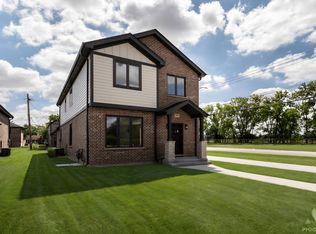 7957 W 73rd Pl, Bridgeview, IL 60455