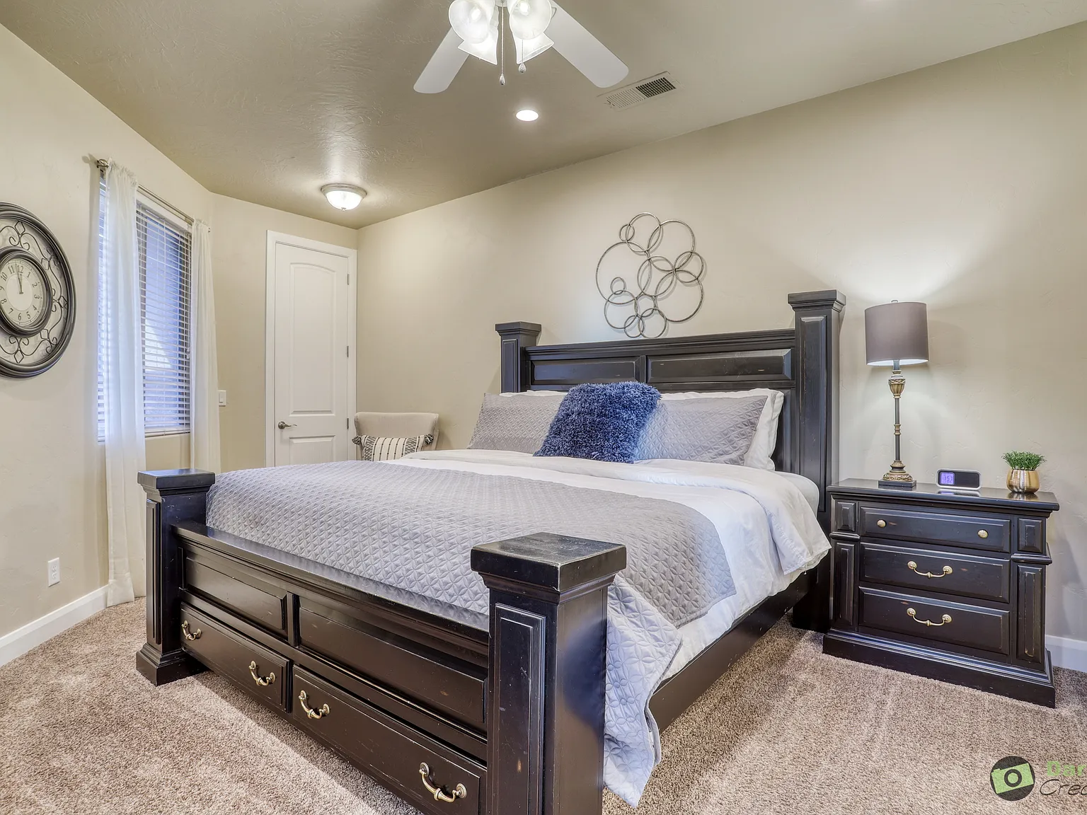 3 bed, 3.5 bath, 1813 sqft, $3,200 — Photo 2