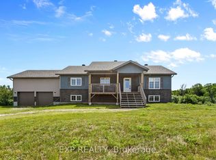 4153 Roger Stevens Dr, Montague, ON K7A4S6
