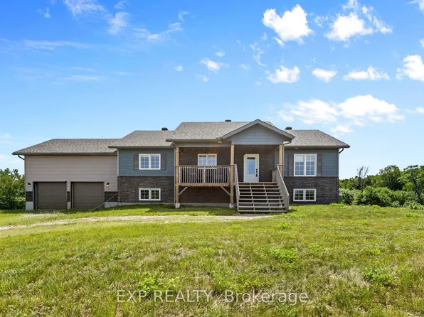 4153 Roger Stevens Dr, Montague, ON K7A 4S6