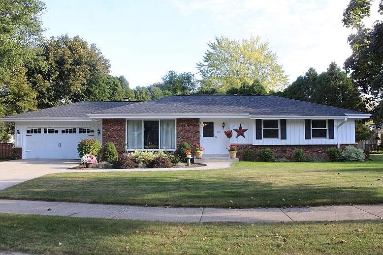 1st image of 520 Greenfield Dr