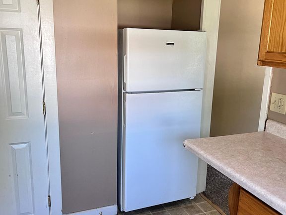 4th image of 804 E Broadway St #4