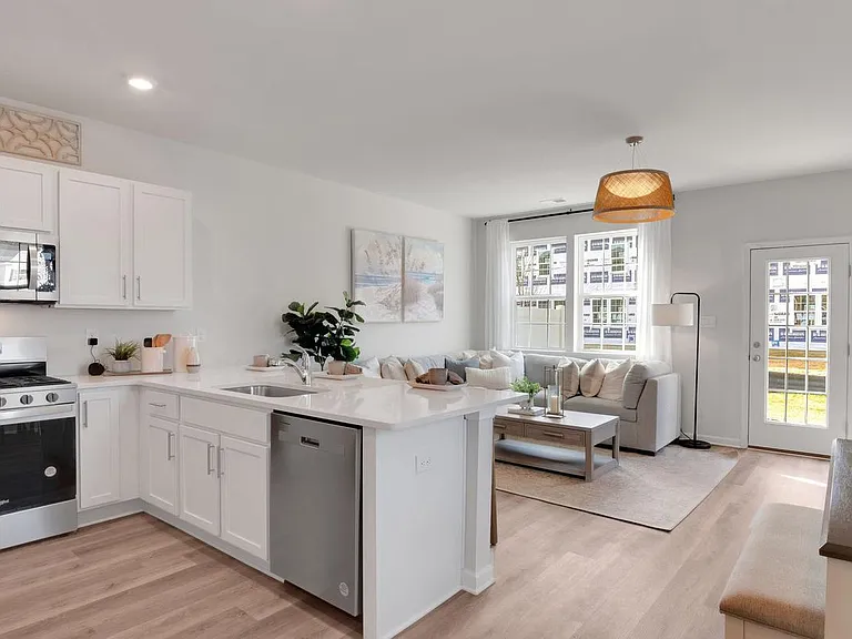 10 Whaler Dr — Photo 5