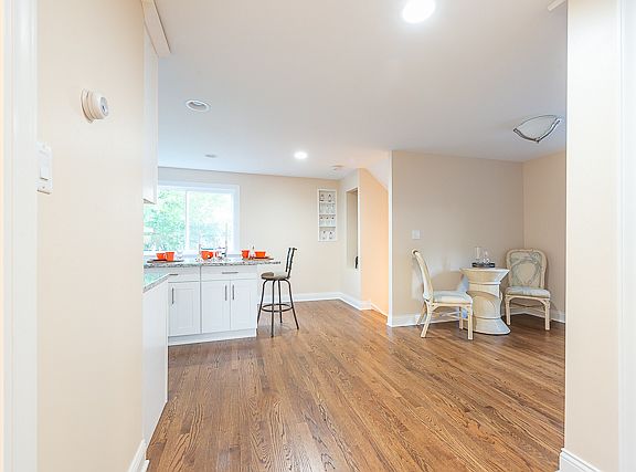 2nd image of 10850 S Avenue C