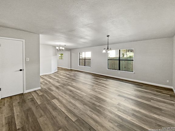 3rd image of 8052 CORAL MEADOW DR