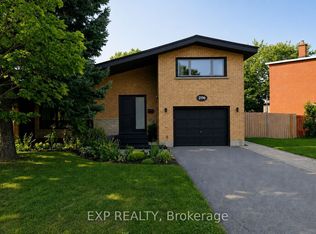 2196 Plesser St, Ottawa, ON K1G 2X3