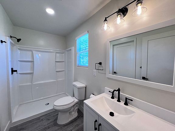 5th image of 3802 Kenwood Way #B