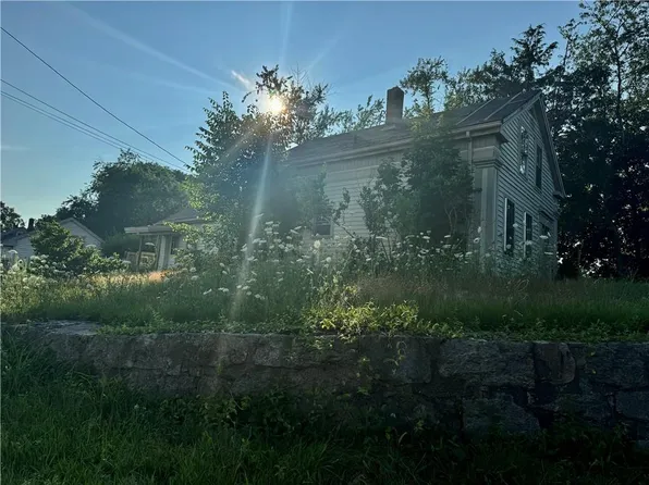 804 Alton Carolina Rd, Charlestown, RI 02813