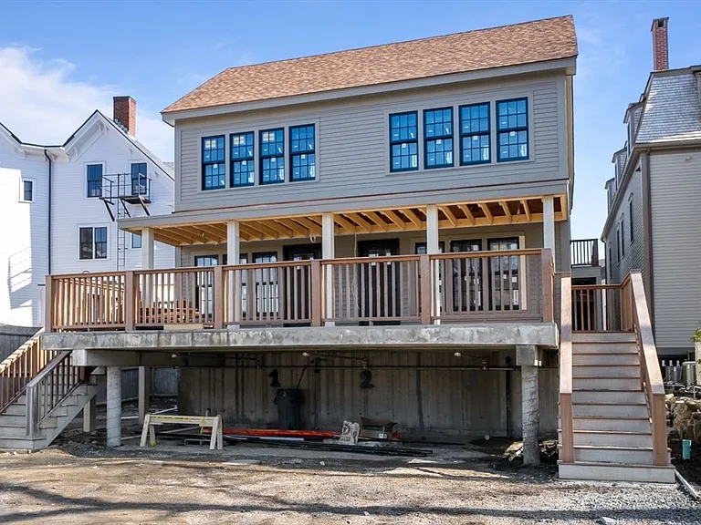 7 Central St #R3 — Photo 10