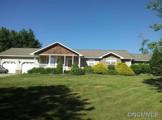 555 Lancaster Rd, Hendersonville, NC 28792