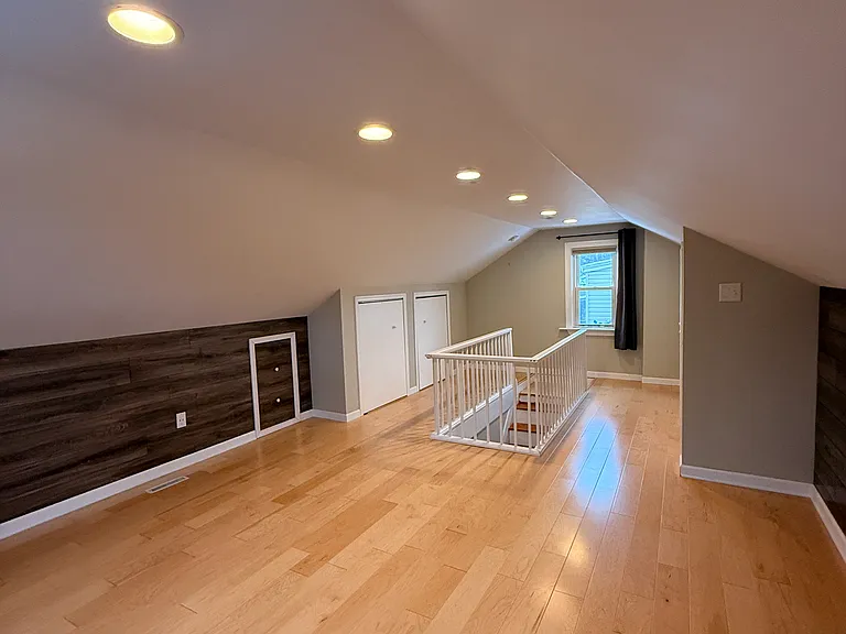 315 Pearson St — Photo 11