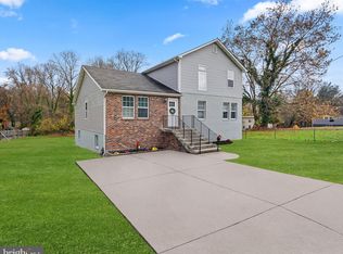 3904 Walnut Ln, Suitland, MD 20746