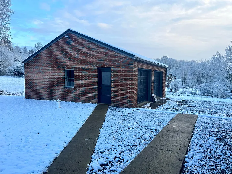 160 Pleasant Valley Rd — Photo 12