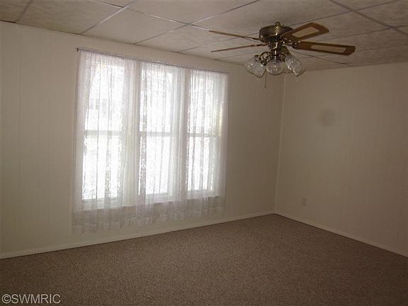 4th image of 902 S Lafayette St