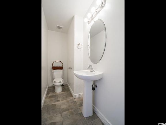 5th image of 2021 N Belmont Dr