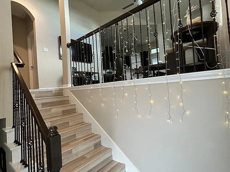 2555 Terrace Point Dr — Photo 15