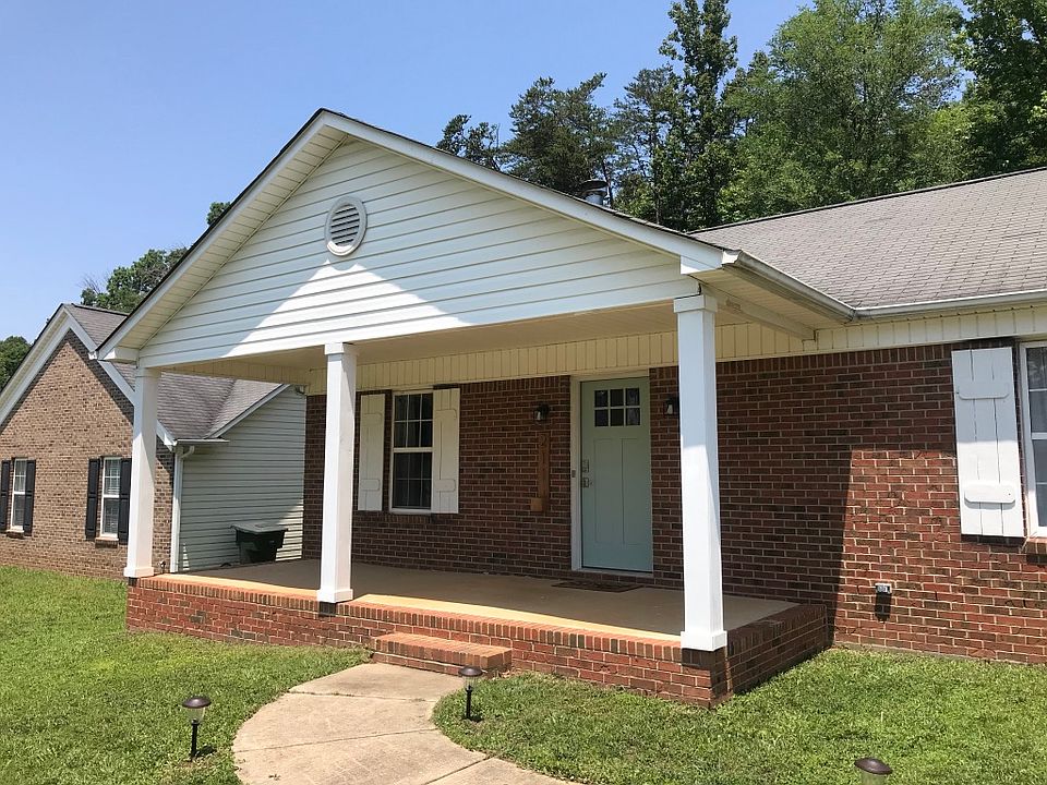 1st image of 211 Collinswood Ln