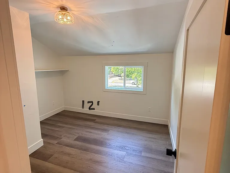 1539 Villard St — Photo 2