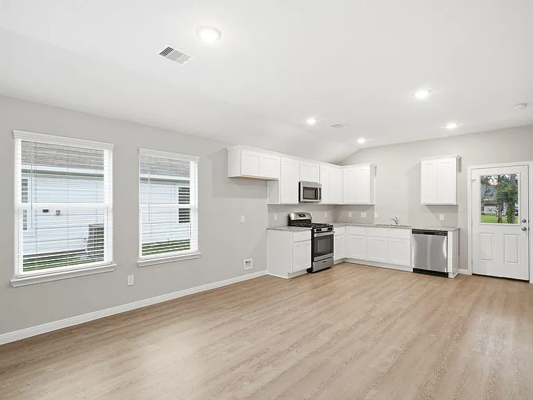 815 Jefferson Ave — Photo 12