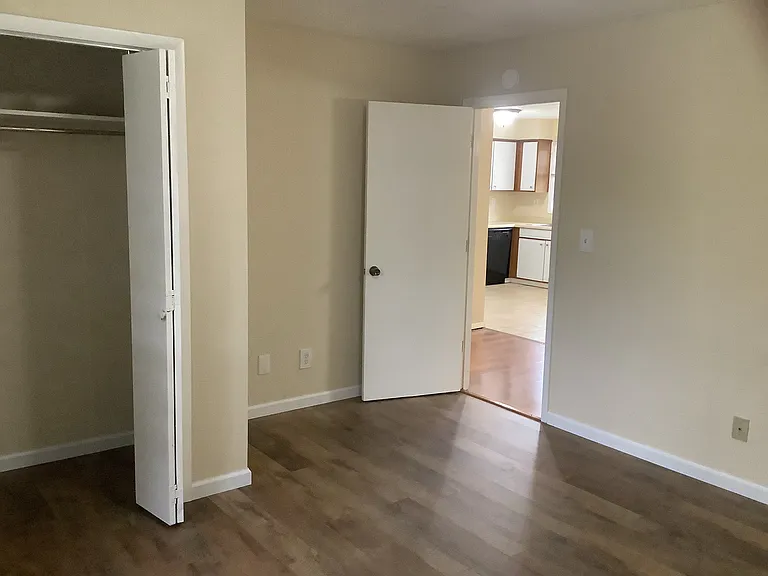 1331 Weaver Branch Rd #8 — Photo 8