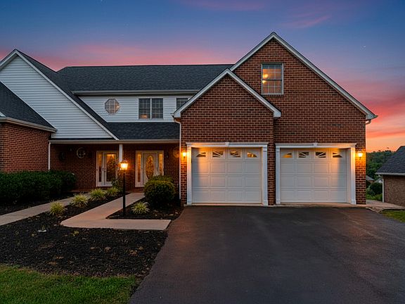 3rd image of 466 Summit Ridge Rd
