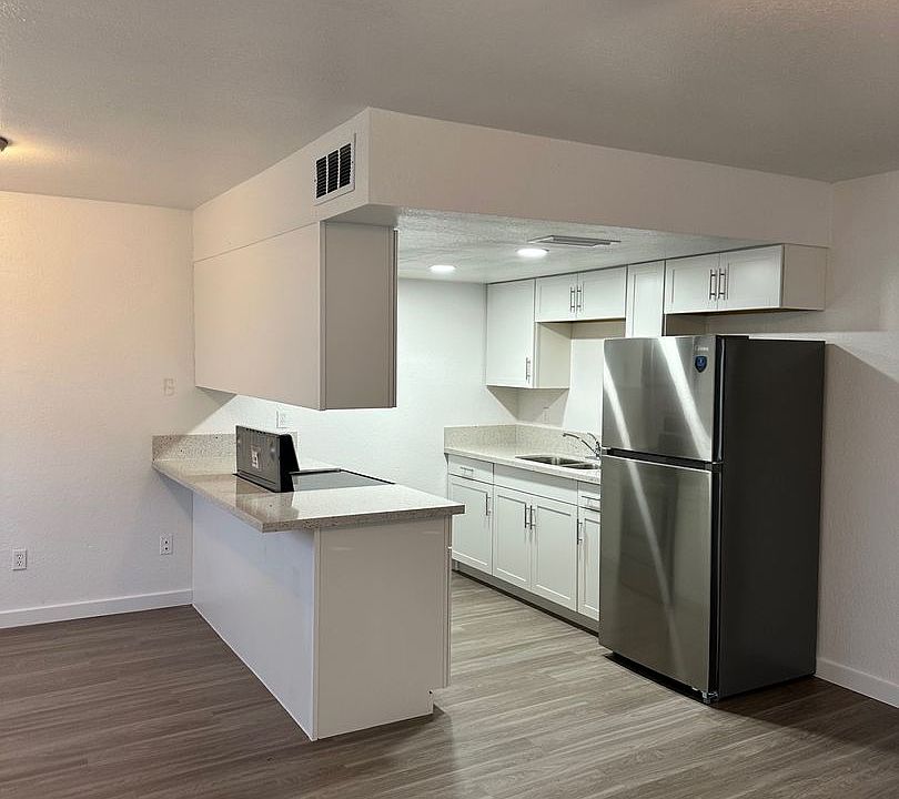 1st image of 16801 N 26th St APT 17